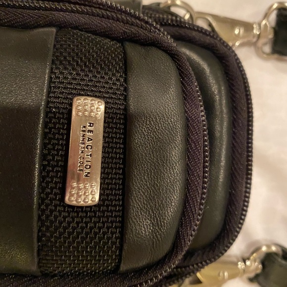 Kenneth Cole camera/crossover bag - Picture 3 of 5